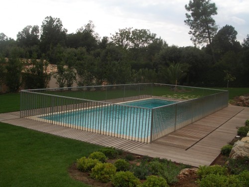 Fence up - Pool inaccessible - PAREO
